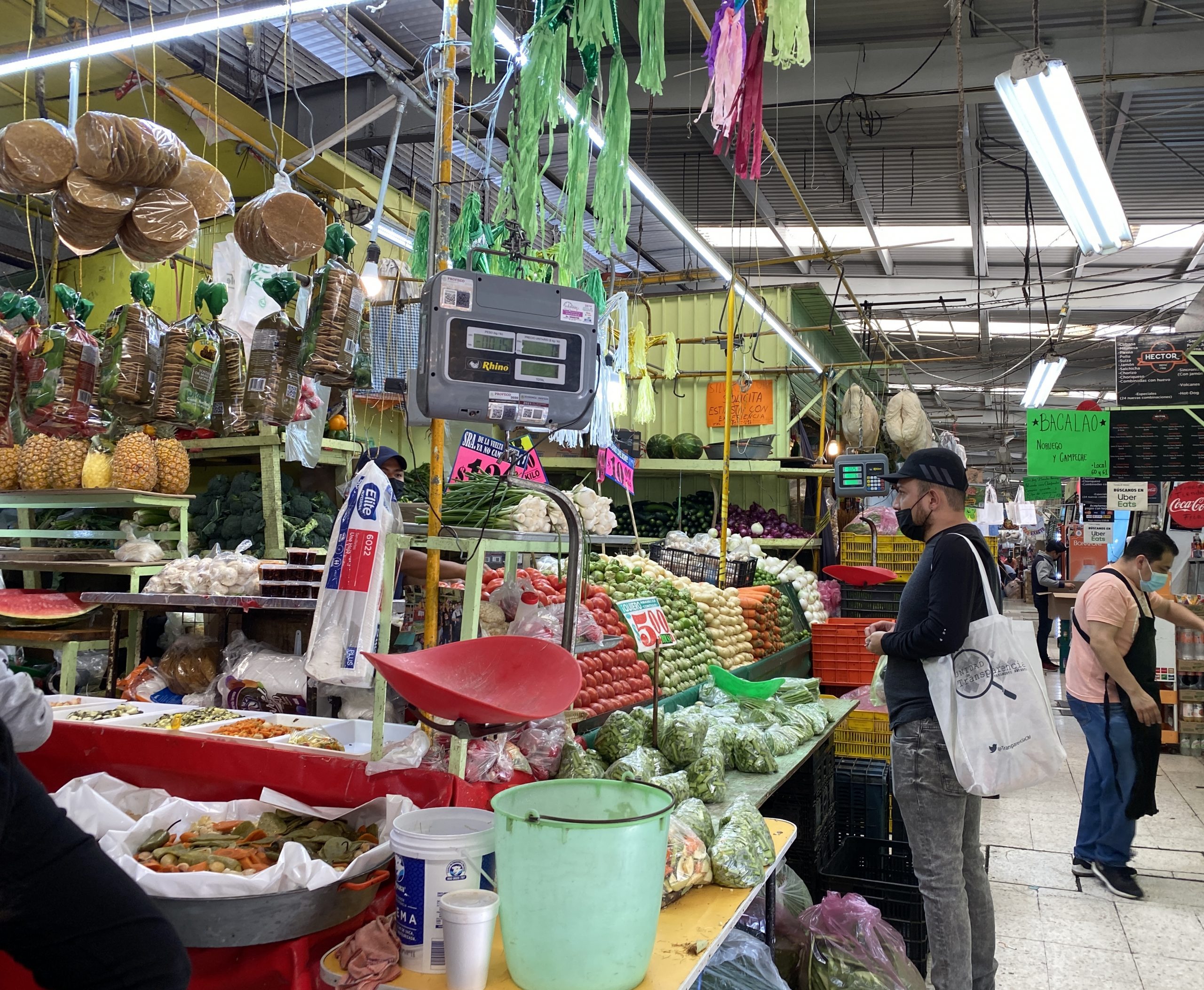 Confianza del consumidor cae 0.4 puntos en junio