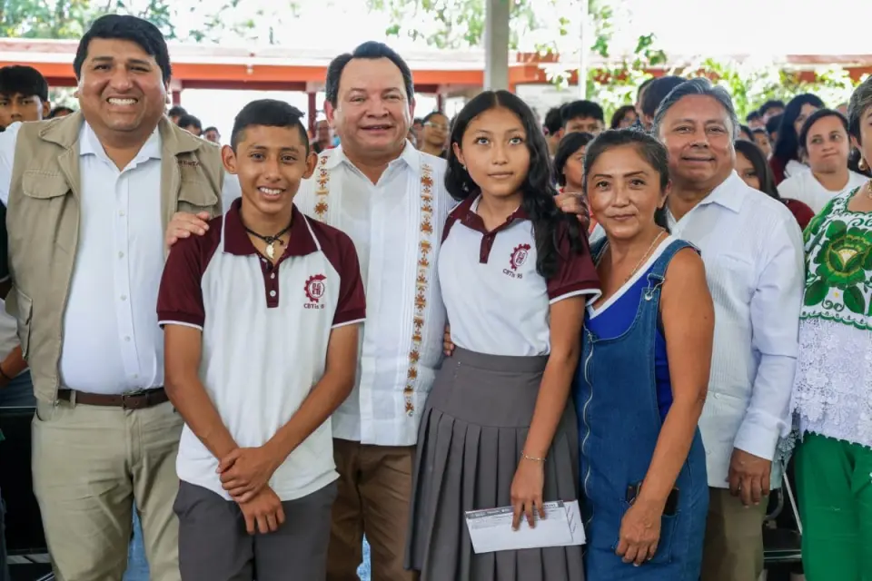 2-yucatan-becas-benito-juarez_01-at-1.33.05-PM